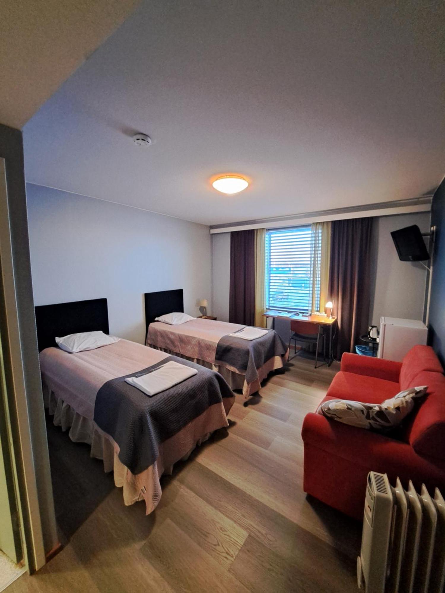 Hotelli Kaersaemaeki Exteriör bild